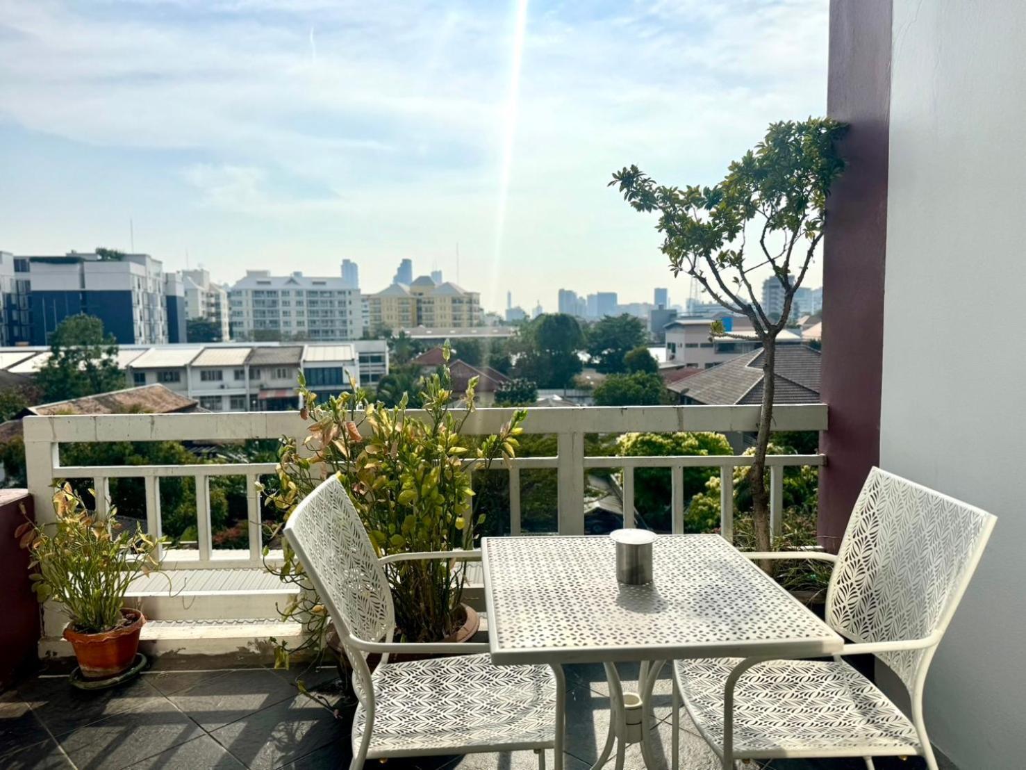 Baan Sabai Rama IV Apartment Bangkok Ngoại thất bức ảnh